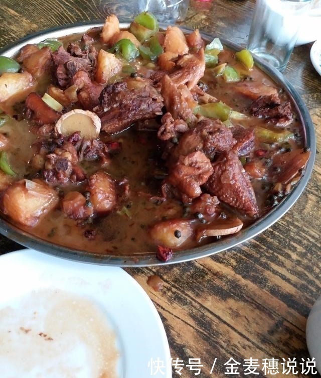 孩子们|带孩子们去外面吃饭,1个菜2碗饭,娘三吃得饱饱的