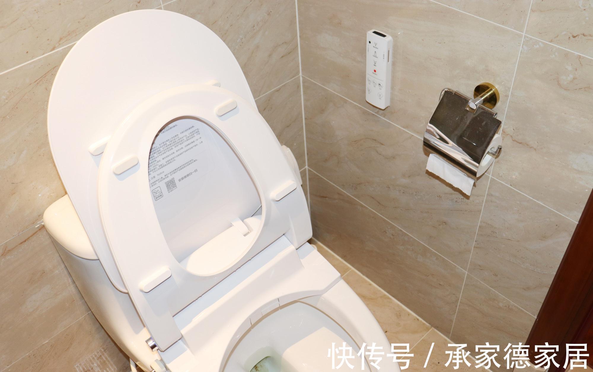 木地板|我家用了一年的卫生间实拍,里面的装修有三处很满意,三处不满意