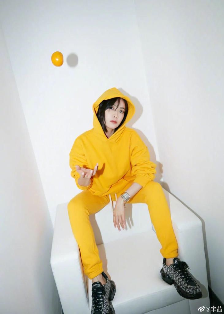  极致灰|2021年流行色来啦！显白又高级，谁穿谁先美！