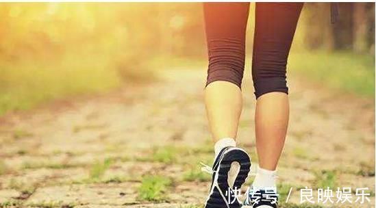 四肢|走路快慢决定寿命?提醒:45岁后,想长寿,走路的3个坑要避免