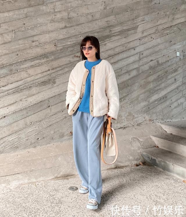 冬季有种穿搭正火,叫“摇粒绒外套+阔腿裤”,这么穿显瘦又休闲