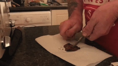 树木|日本网友发现野生奥利奥,这年头饼干都能从树上长出来了