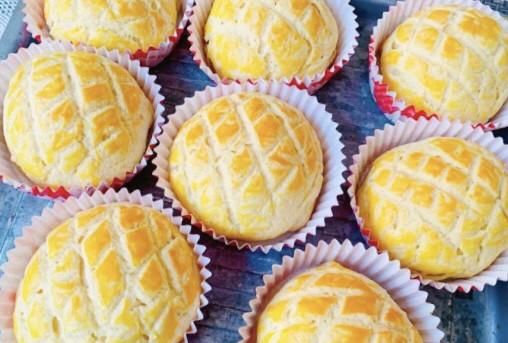 萌萌哒的菠萝包