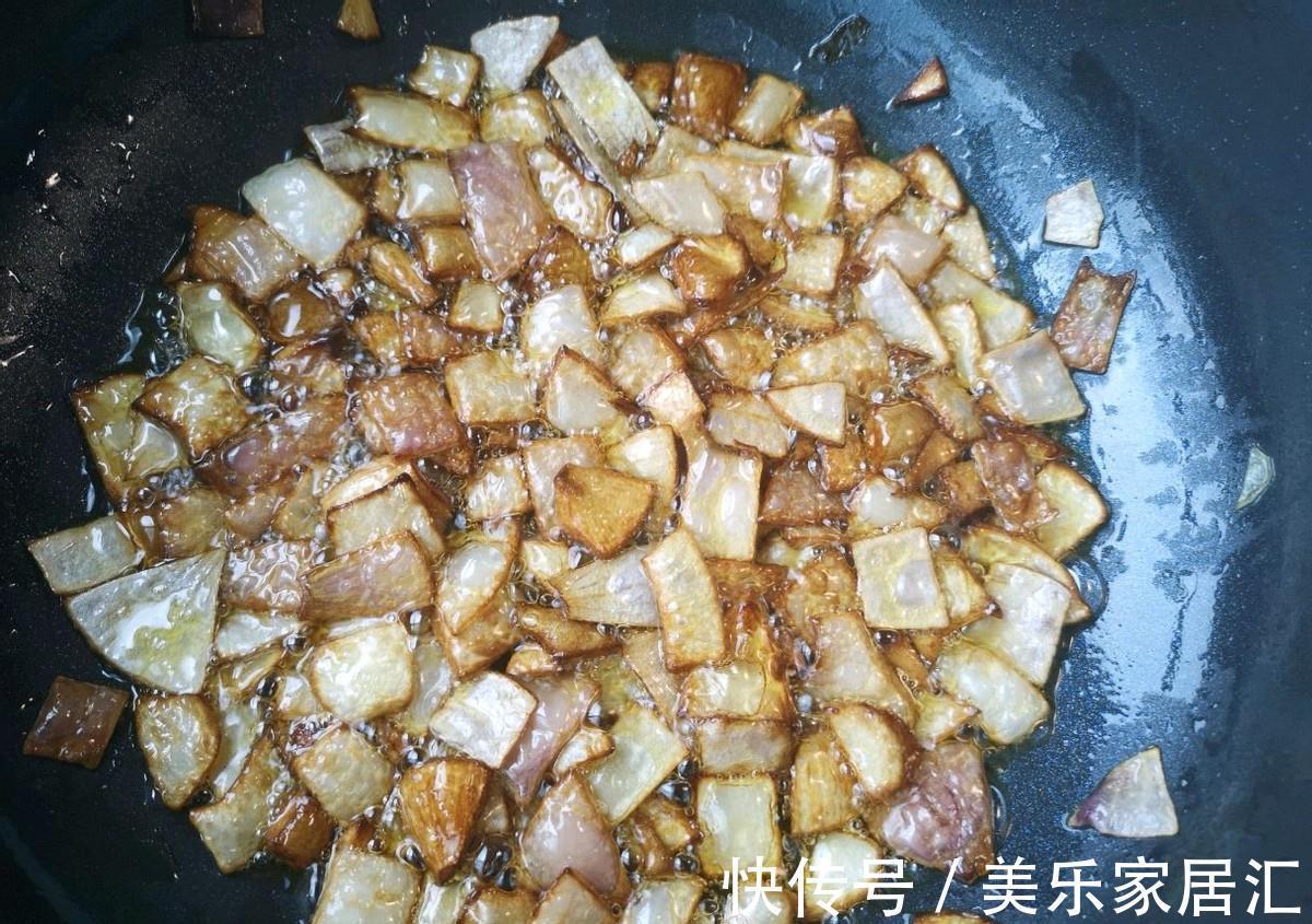 几个简单步骤,教你在家制作地道台式卤肉饭,香而不腻,真解馋