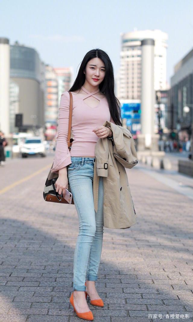 美女街拍穿搭平生不会相思,才会相思,便害相思