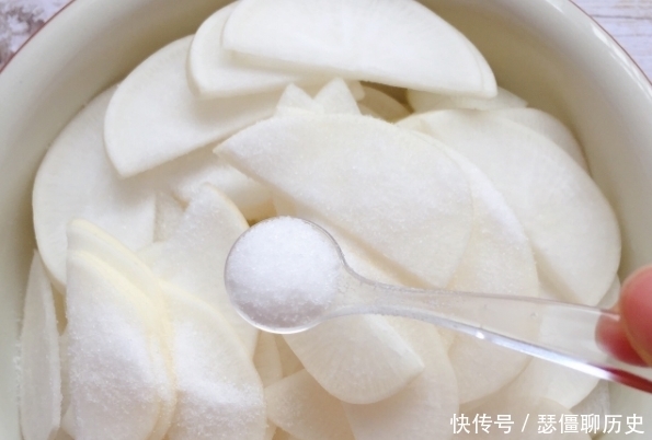 腌萝卜|入秋这菜我一次买50斤,脆嫩爽口,开胃消食,提高免疫力,好吃