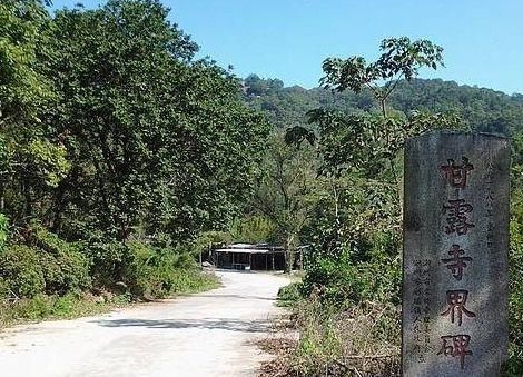 我国最“危险”寺庙，400年前建于巨石之下，古人怎么做到的