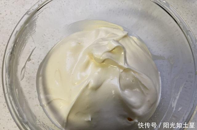 鸡蛋|二个鸡蛋一勺面粉这样做,香软酥脆,入口即化,一口一个真过瘾