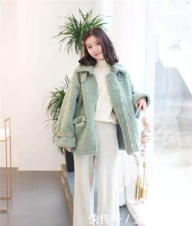 女人|皮肤偏黄的女人,日常穿衣建议选择这5种颜色,显白显气质