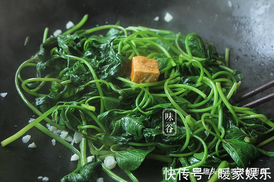 遇到此菜我必买，2块钱一把，从春天吃到秋天，营养高味道香