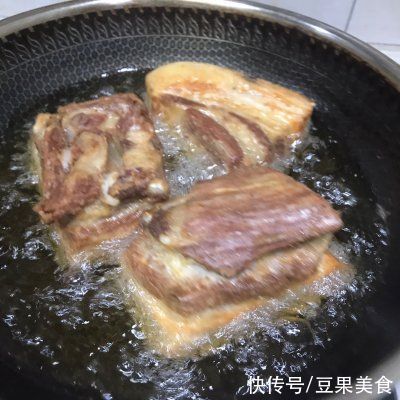 搅拌均匀|不可错过的下酒菜梅菜扣肉（含炸扣肉做法），过瘾