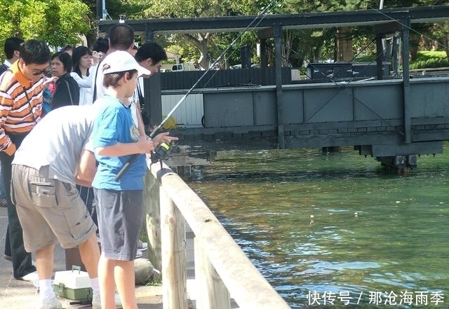 听说澳大利亚是个不会钓鱼都能钓上来鱼的地方,果然钓爆了
