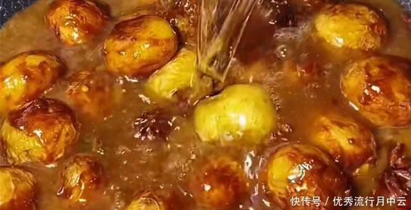 黄豆酱|夏季，这三样食材真搭，不炒不凉拌，放锅中加水一炖，太下饭了！