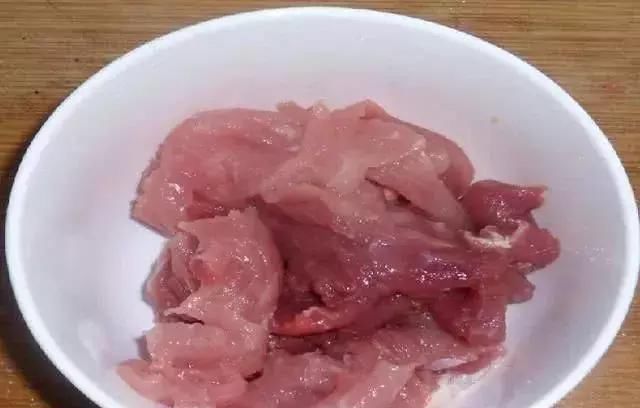 太下饭|黑木耳加它们一起炒，实在太下饭，常吃还能排出体内垃圾！
