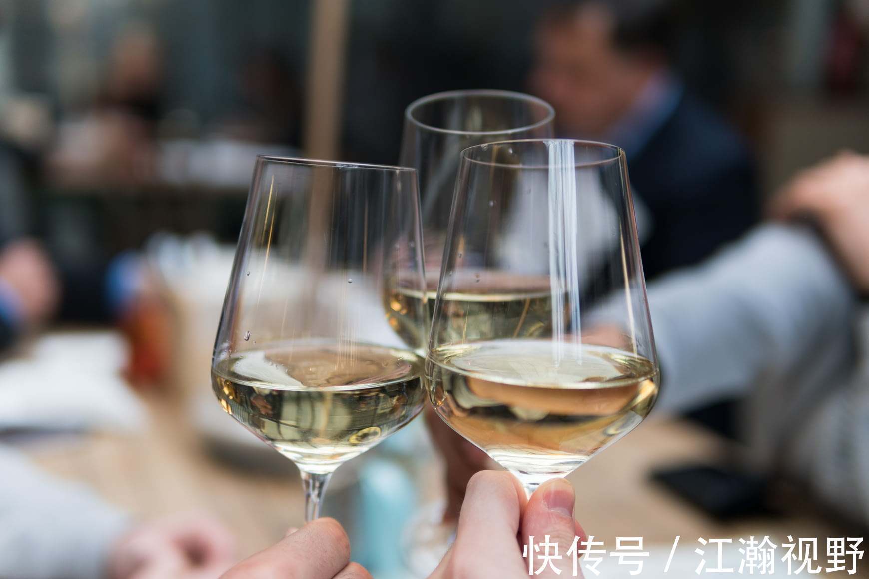 微醺|白酒失宠年轻人?当代年轻人真的不喝白酒了吗?