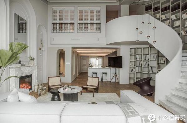 夫妻|成都夫妻家中的高级场面：凭一个楼梯就圈粉无数，职住一体太爽了