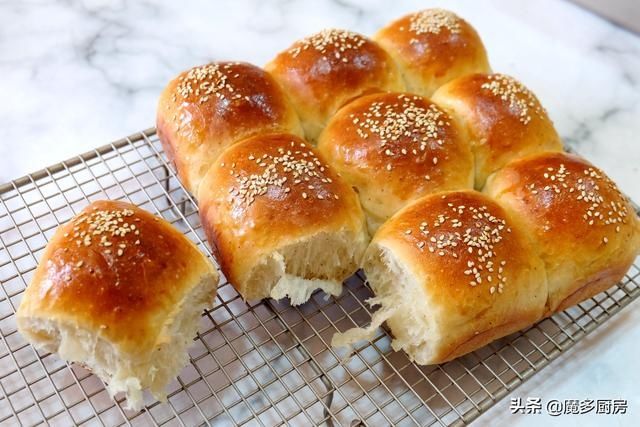 想吃面包不用买,自制低糖无油小面包,1袋面粉1杯豆浆1个鸡蛋