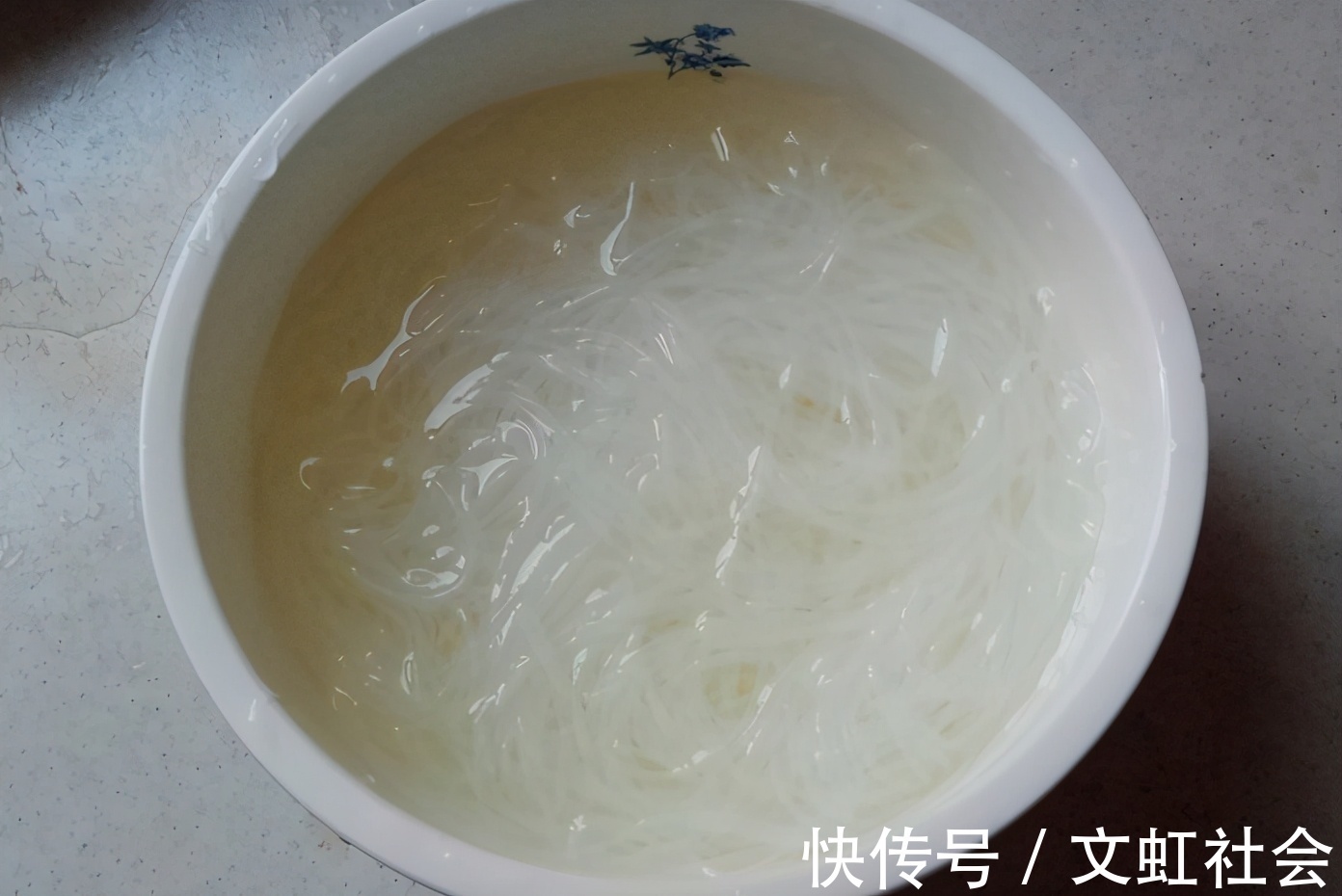一道菜|在夏季受欢迎的一道菜，肉末粉丝蒸娃娃菜，少油少盐更健康