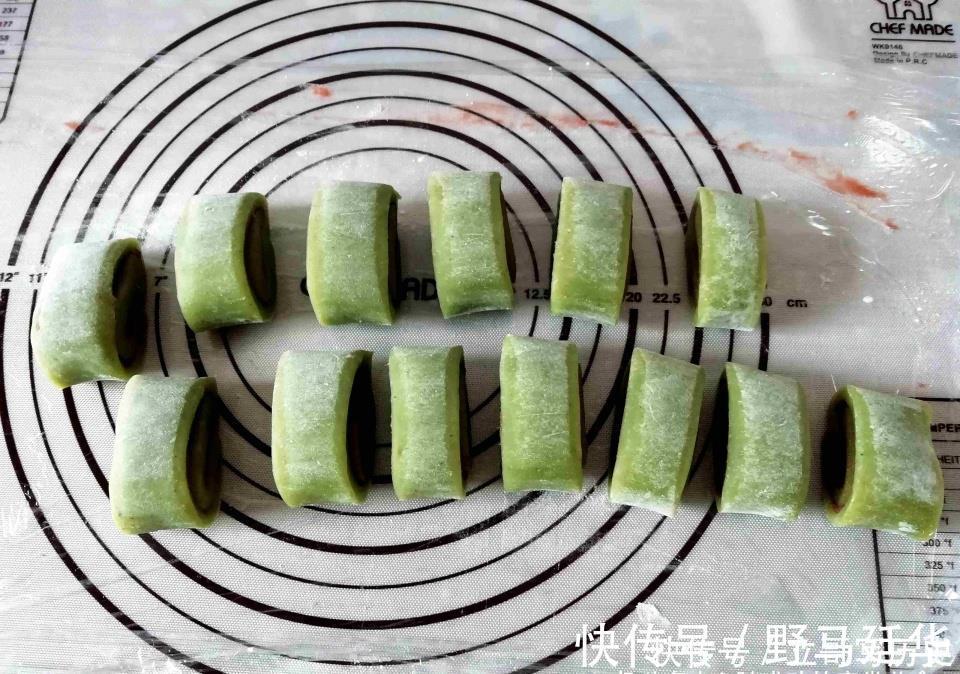 糯米卷|无需烤箱，蒸熟抹上馅就能吃，咬一口糯糯叽叽，比蛋糕好吃