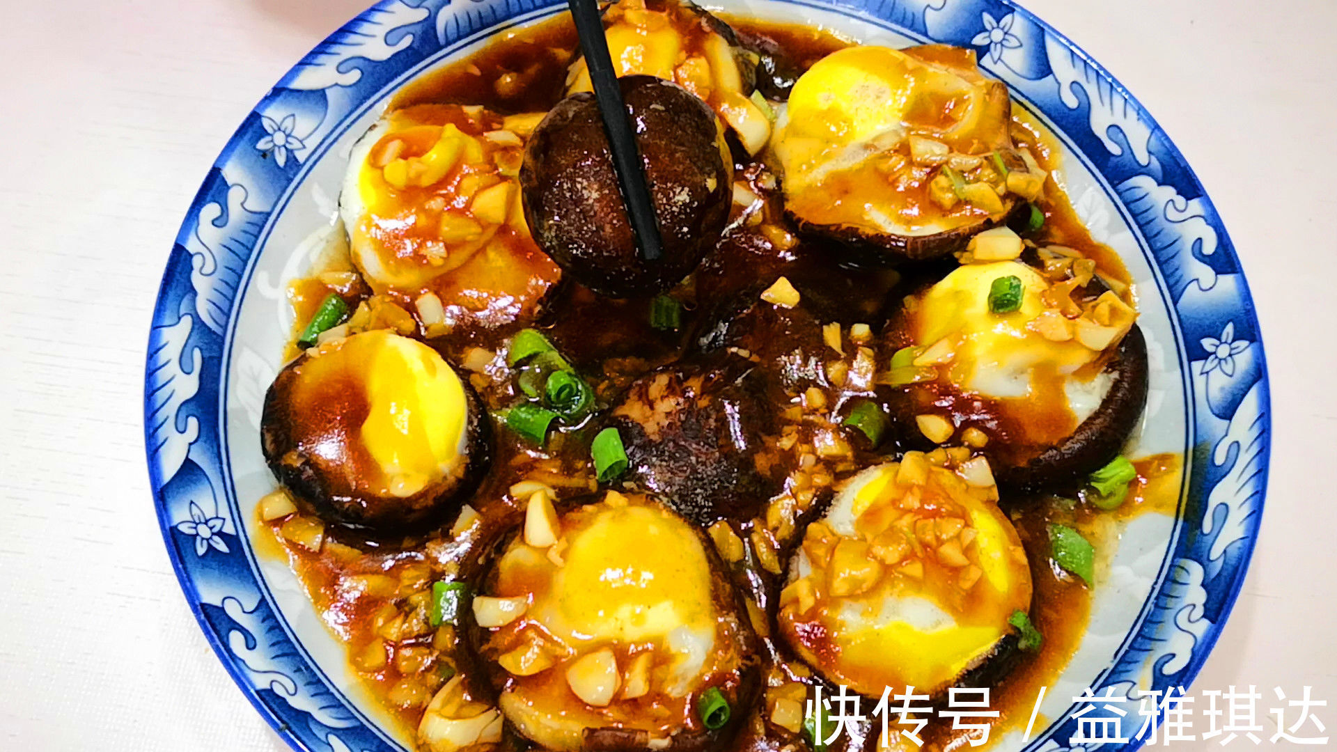 香菇蒸蛋|入秋后,多吃此菜,8块钱一斤,营养比牛肉高,蒸一蒸就特香