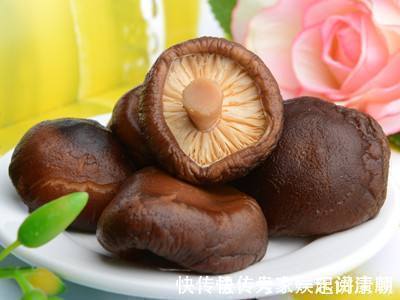 不宜食用|喜欢吃香菇的人注意香菇有2大禁忌,很多人不清楚,早知早好