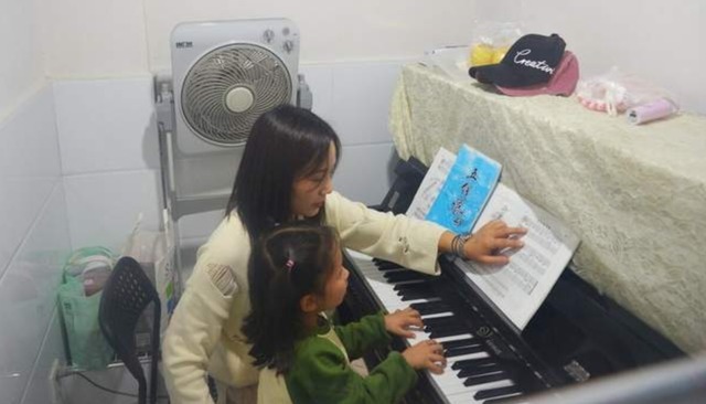 请假条|小学生“请假条”走红,老师看完笑出鹅叫:太精彩,必须批准