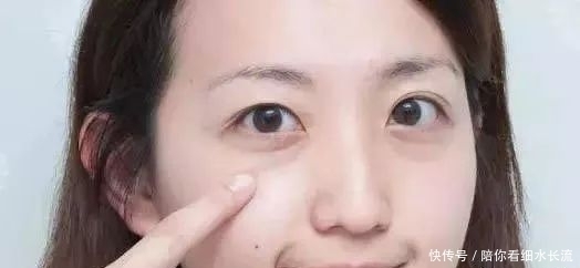 眼霜“涂下不涂上”?美容师提醒:赶紧收手吧!