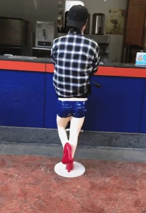 |搞笑GIF:是谁说喜欢苗条的妹子 你们看看这位美女怎么样?