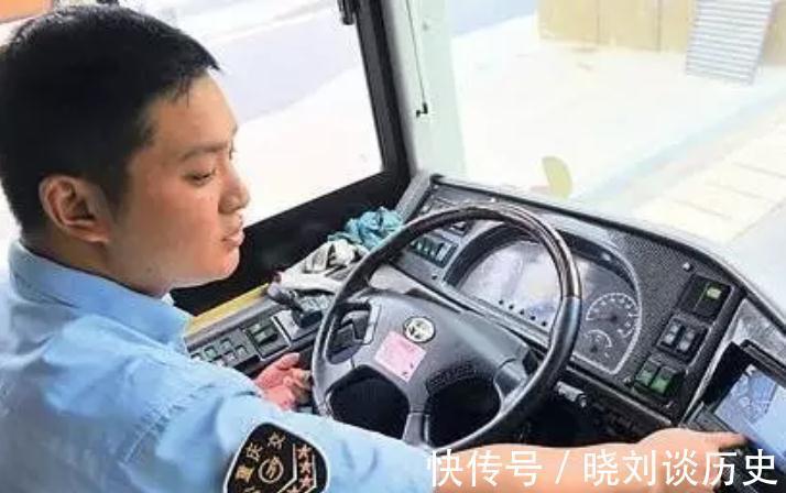 大椎穴|教你一个专治颈椎病的小方法,每天坚持10分钟,颈椎病再也不犯了