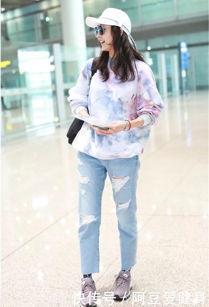 冷热变幻的早秋时节，让这些扎染单品给你带来惊喜，穿出高级感