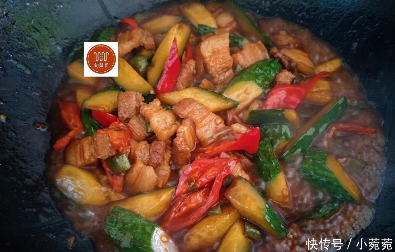 黄瓜又一新做法,比凉拌黄瓜还要好吃百倍,大人小孩抢着吃!