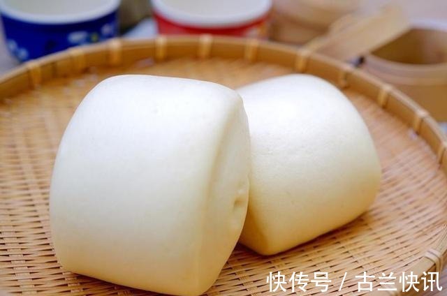 保存馒头不要放冰箱，牢记2个妙招，大半月都不干不硬
