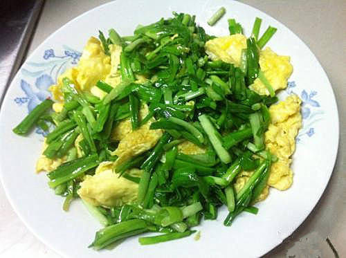 蒜黄|“天然青霉素”找到,5块钱一斤,三天两头吃,给身体杀杀菌