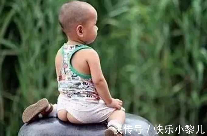 纸尿裤|带宝宝不要盲目相信“老人言”，夏天里需做对4件事，宝宝不受罪