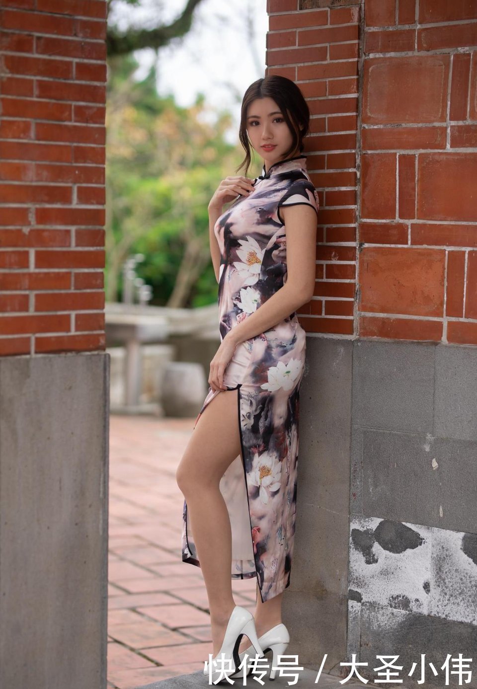 美女|美女街拍:看了这位美女我才知道什么叫微胖才是最好的!让人得知其中奥妙!