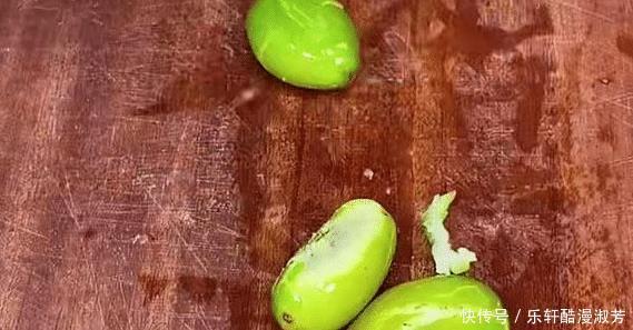 石斛|夏季多给家人煲这汤喝,用这几样简单一熬,不油不腻,润喉还下火