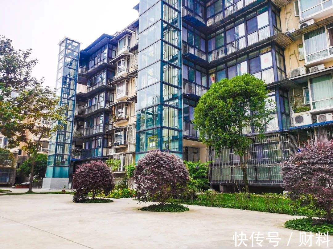 翻新修缮|第一批“老破小”已满70年,房子要怎么处理?“翻新修缮”能行吗?