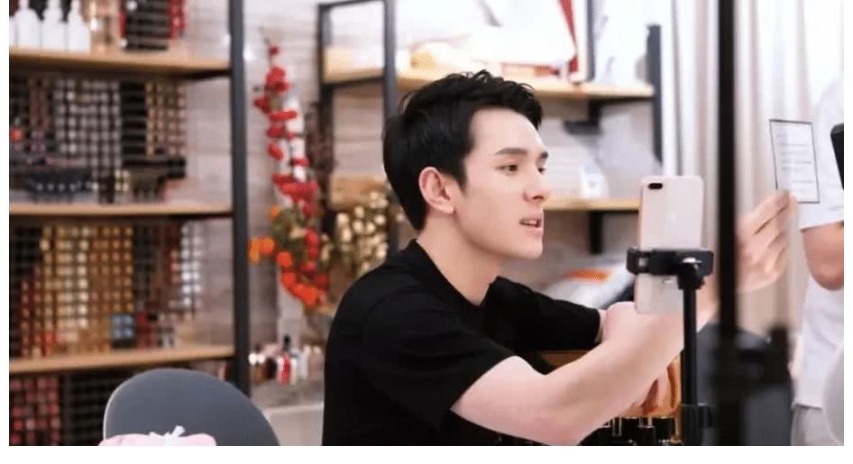 李佳琦團(tuán)隊(duì)被抓是假，為罪魁禍?zhǔn)椎呐智驍?shù)據(jù)，干的事也太牛了吧