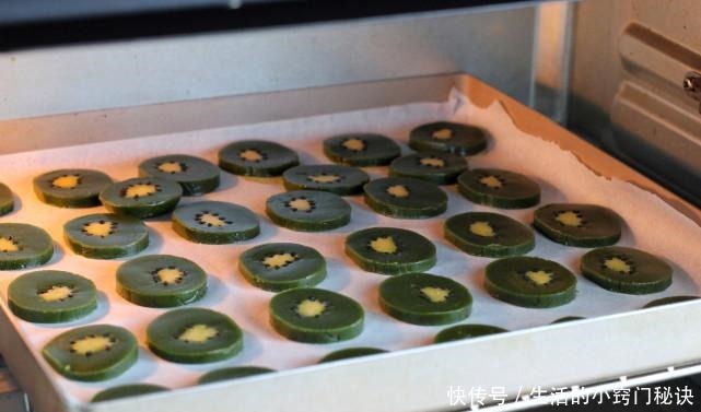  酥脆|仿真猕猴桃饼干，清新酥脆好吃又好看，孩子都不舍得下嘴，赶快做