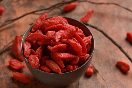 改善睡眠|睡前吃枸杞好处太多了,不仅促睡眠,还能养肾,爱吃就赚了!