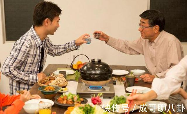 绿叶蔬菜|晚上吃什么水果有助于减肥？其实这2种食物才是晚上减肥的王牌