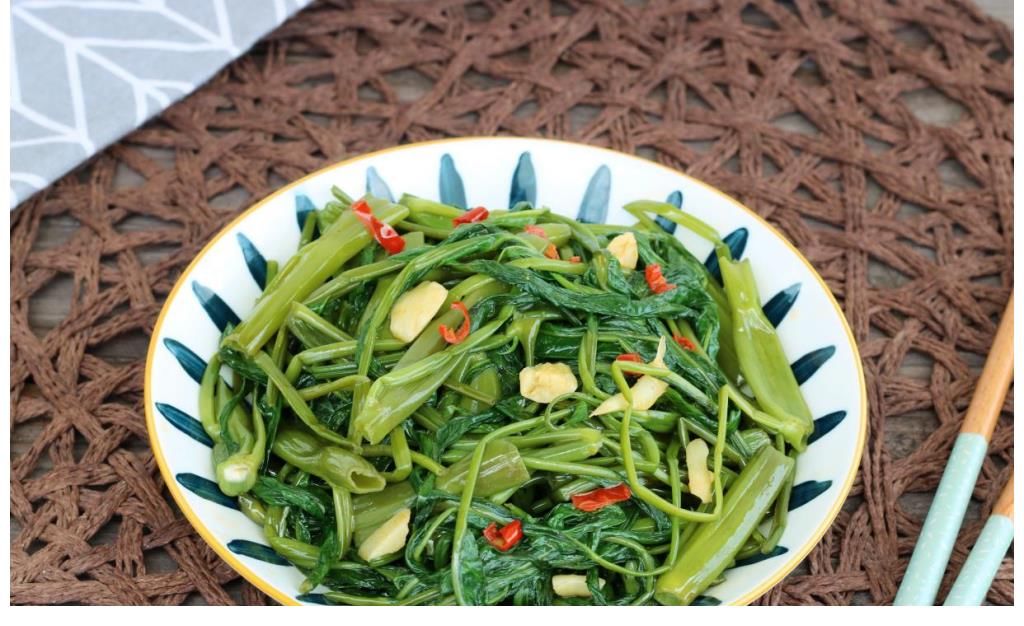 蒜蓉炒空心菜|炒空心菜别焯水，学会餐馆的做法，多加2物，爽脆入味不发黑
