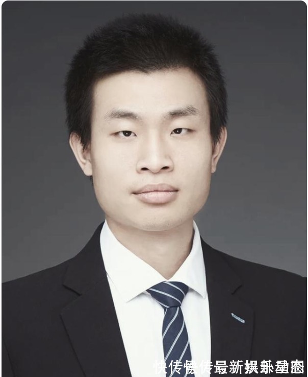 天才!韦东奕在北大教学,其收入曝光,天才的价值不该用金钱衡量