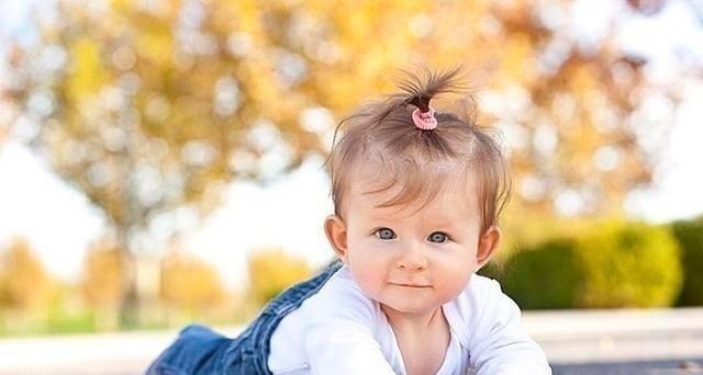 宝宝|“最憨厚爸爸”火了,扛着“桃枝”来接宝宝,网友:这是亲爹