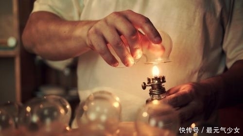 湿气重不重,脸不会骗人,脸上出现“这东西”,快学3招除湿气