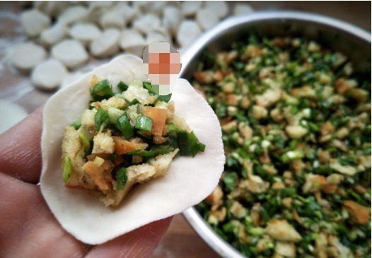 韭菜饺子,怪不得不鲜香,全靠它来提味,胜过肉馅,不知道可惜了