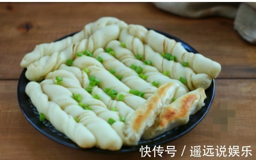 好吃|花卷新做法，简单一做就特好吃，底酥脆上暄软，比蒸着吃香多了