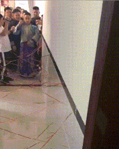 |搞笑GIF趣图:“谢天谢地,我终于找到了一份比较长的工作了”