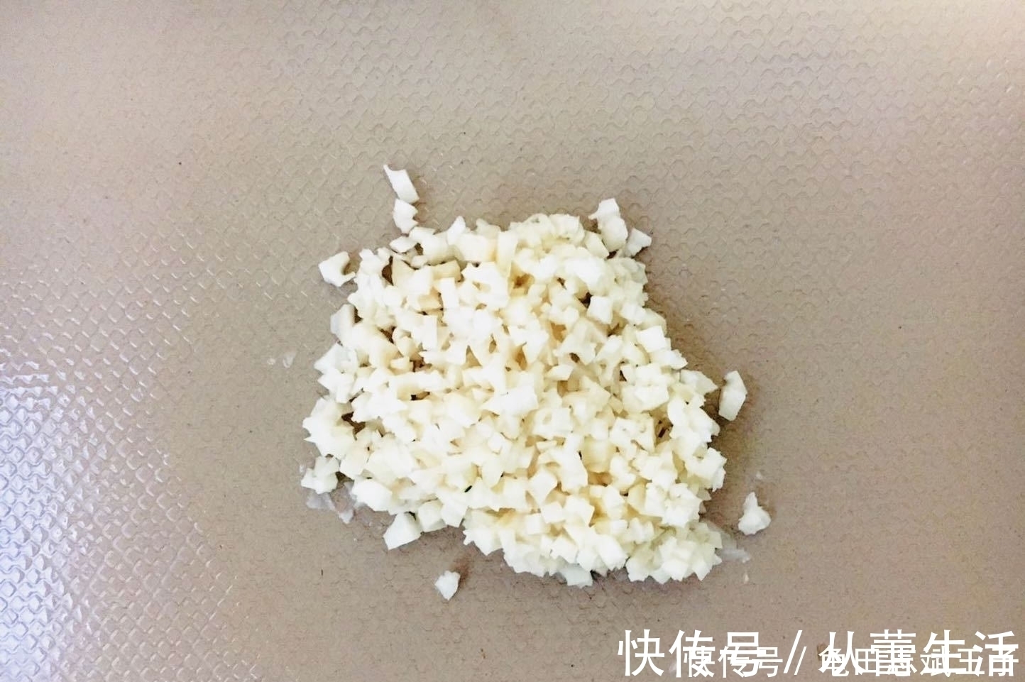 宝爸|不用和面擀皮,比包饺子简单太多,可蒸可煮,我家娃吃了还想吃