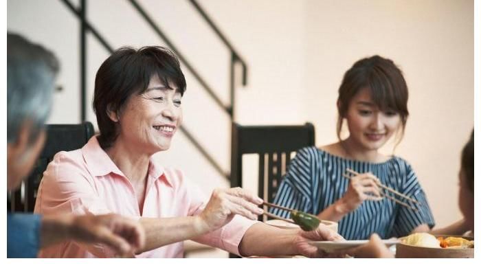 骨质|骨密度-2.5以下不能吃瓜子？医生：2物少吃，骨质疏松或慢慢恢复